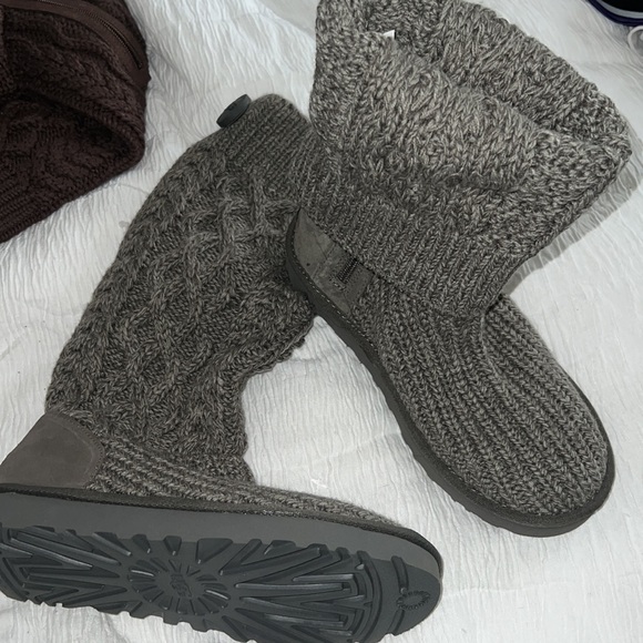 UGG Classic Cardi Bootie - Picture 4 of 5